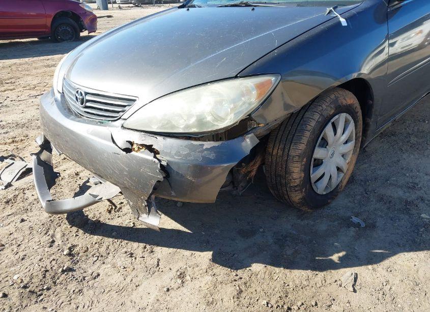 Photo 6 of 2005 Toyota Camry STD (VIN 4T1BE32K35U502619)