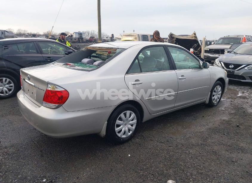Photo 4 of 2005 Toyota Camry LE (VIN 4T1BE32K35U509568)