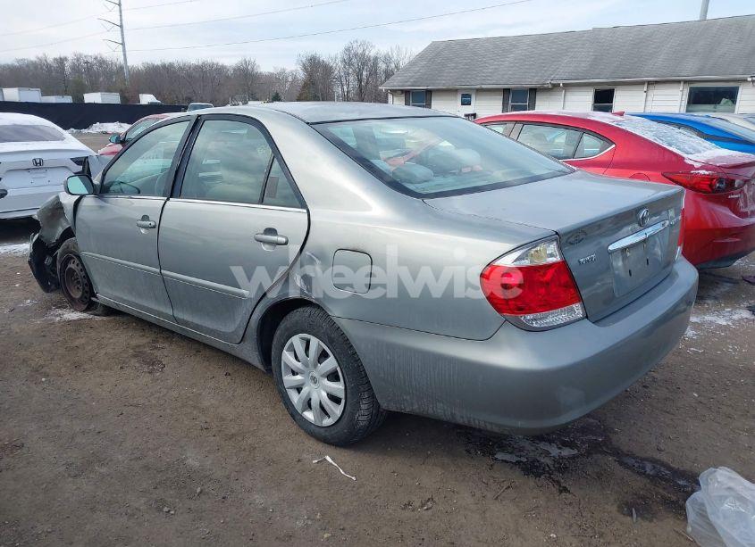 Photo 3 of 2005 Toyota Camry LE (VIN 4T1BE32K35U524801)