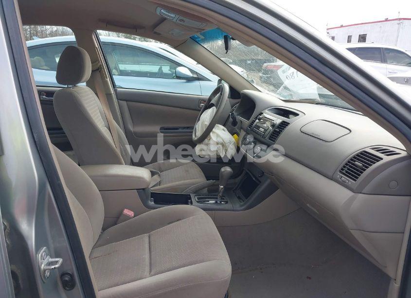 Photo 5 of 2005 Toyota Camry LE (VIN 4T1BE32K35U524801)
