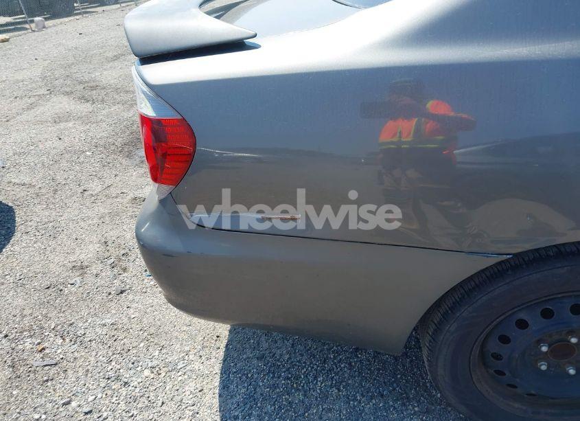 Photo 6 of 2005 Toyota Camry SE (VIN 4T1BE32K35U528105)