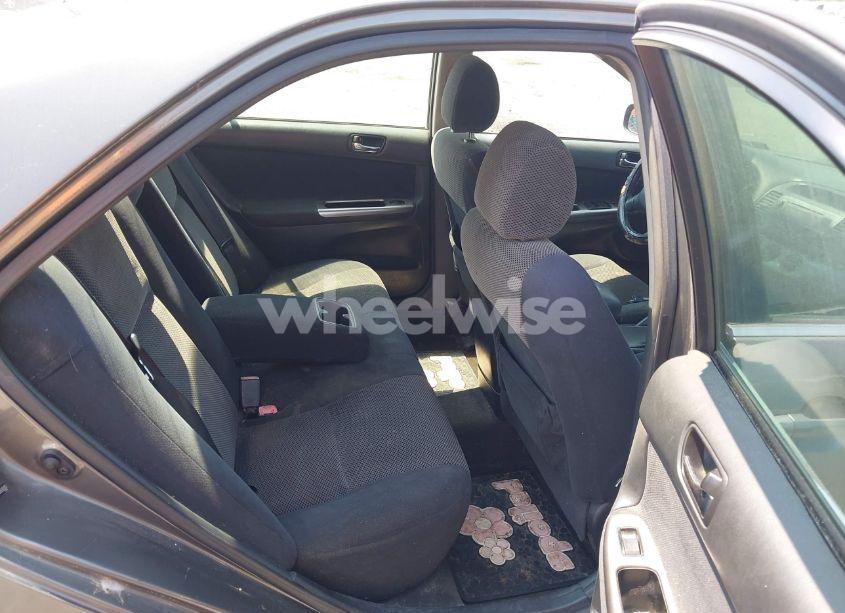 Photo 8 of 2005 Toyota Camry SE (VIN 4T1BE32K35U528105)