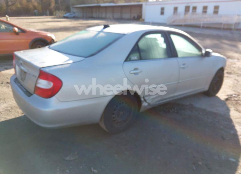 Photo 4 of 2005 Toyota Camry SE (VIN 4T1BE32K35U531683)