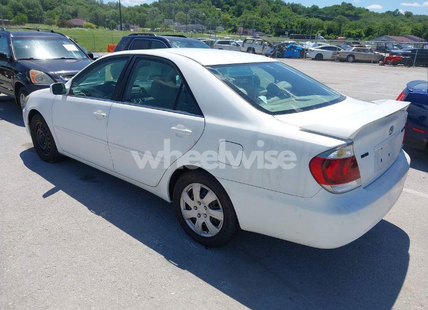 Photo 3 of 2005 Toyota Camry LE/SE/STD/XLE (VIN 4T1BE32K35U545888)