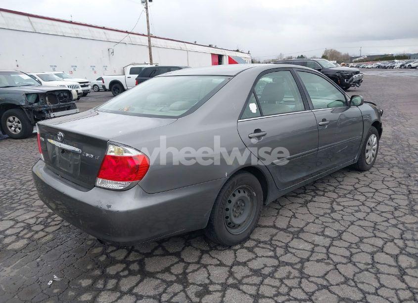 Photo 4 of 2005 Toyota Camry LE (VIN 4T1BE32K35U555837)