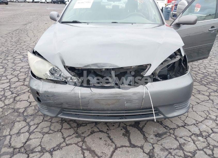 Photo 6 of 2005 Toyota Camry LE (VIN 4T1BE32K35U555837)