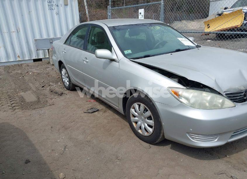 Photo 13 of 2005 Toyota Camry LE (VIN 4T1BE32K35U558947)
