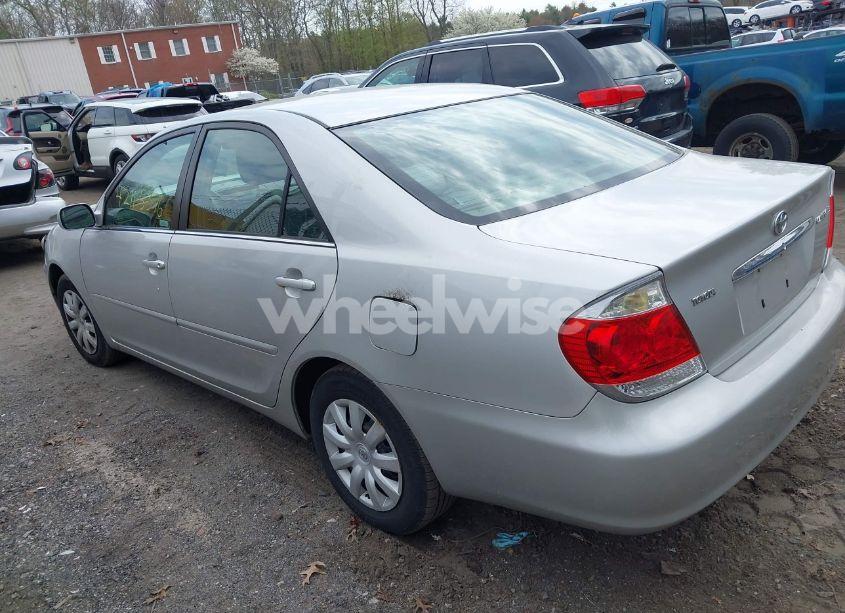 Photo 3 of 2005 Toyota Camry LE (VIN 4T1BE32K35U558947)