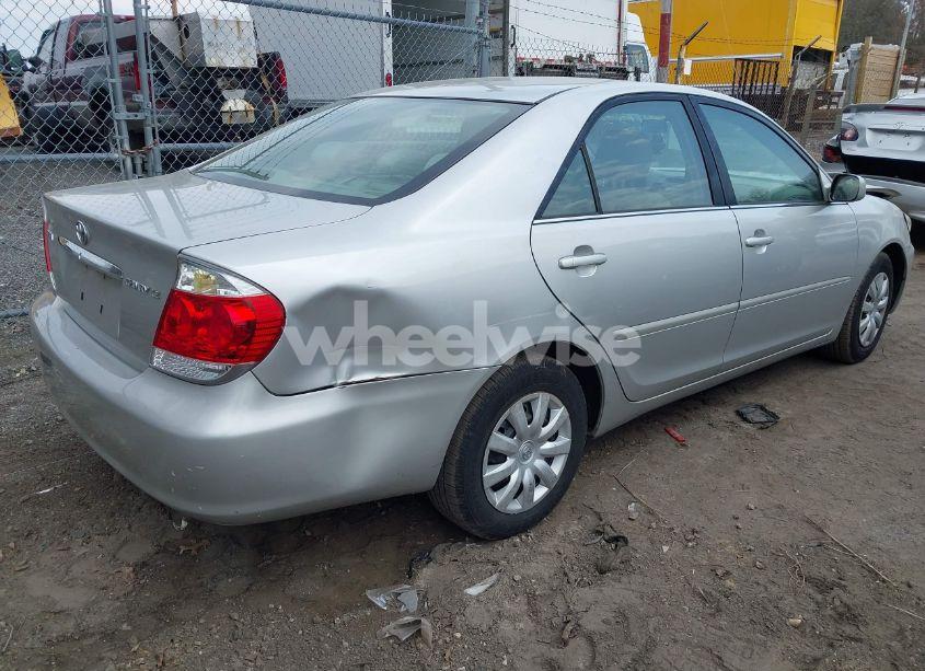 Photo 4 of 2005 Toyota Camry LE (VIN 4T1BE32K35U558947)