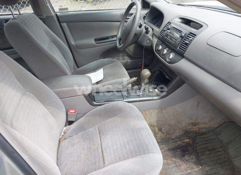 Photo 5 of 2005 Toyota Camry LE (VIN 4T1BE32K35U558947)