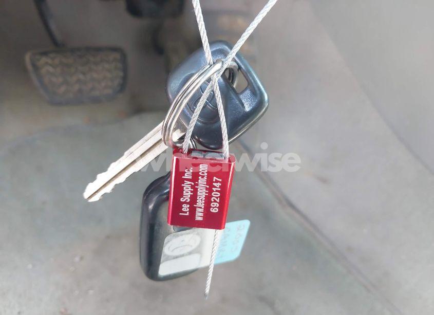 Photo 11 of 2005 Toyota Camry LE (VIN 4T1BE32K35U572220)