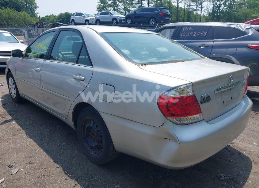 Photo 3 of 2005 Toyota Camry LE (VIN 4T1BE32K35U572220)