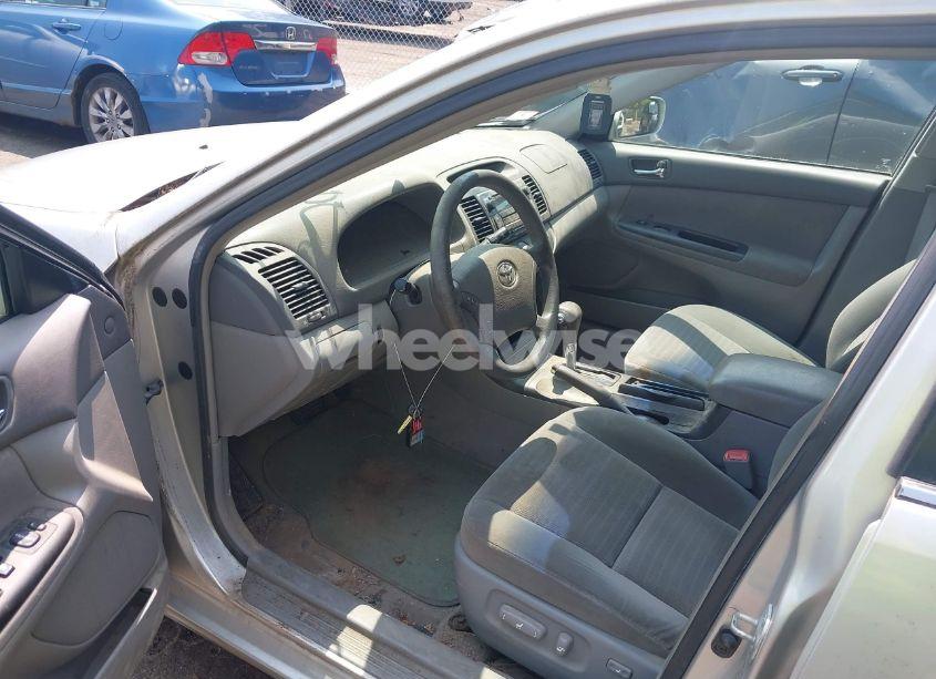 Photo 5 of 2005 Toyota Camry LE (VIN 4T1BE32K35U572220)