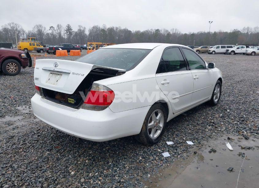 Photo 4 of 2005 Toyota Camry LE (VIN 4T1BE32K35U577708)