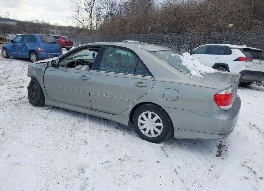Photo 3 of 2005 Toyota Camry LE (VIN 4T1BE32K35U581371)