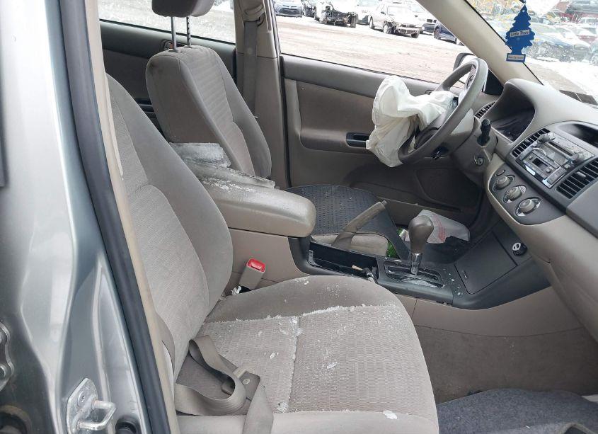 Photo 5 of 2005 Toyota Camry LE (VIN 4T1BE32K35U581371)