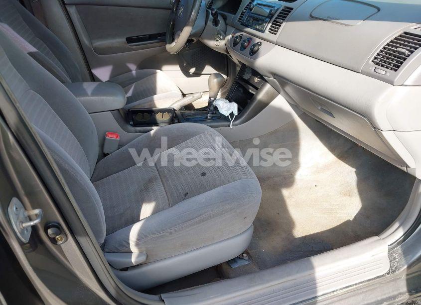 Photo 5 of 2005 Toyota Camry LE (VIN 4T1BE32K35U583878)