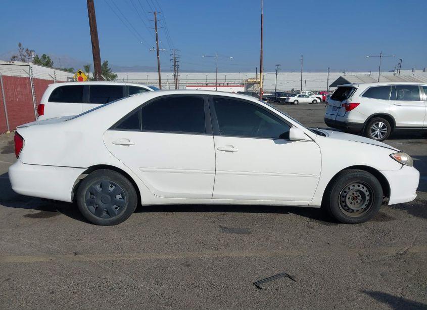 Photo 13 of 2005 Toyota Camry LE (VIN 4T1BE32K35U586070)