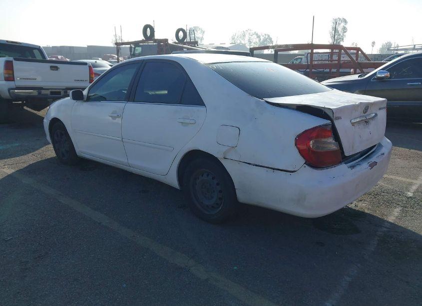 Photo 3 of 2005 Toyota Camry LE (VIN 4T1BE32K35U586070)