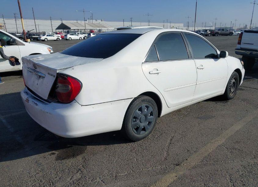 Photo 4 of 2005 Toyota Camry LE (VIN 4T1BE32K35U586070)