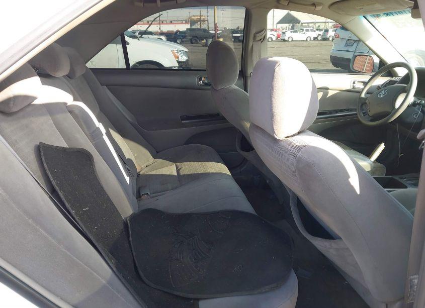 Photo 8 of 2005 Toyota Camry LE (VIN 4T1BE32K35U586070)