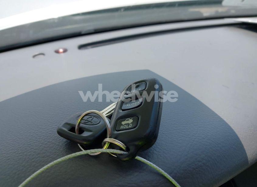 Photo 11 of 2005 Toyota Camry LE (VIN 4T1BE32K35U590944)