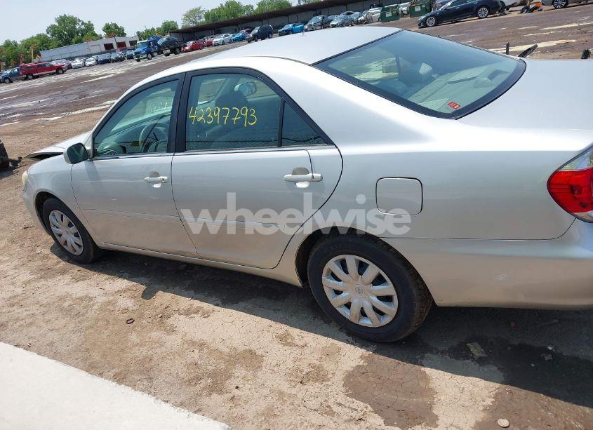 Photo 14 of 2005 Toyota Camry LE (VIN 4T1BE32K35U590944)