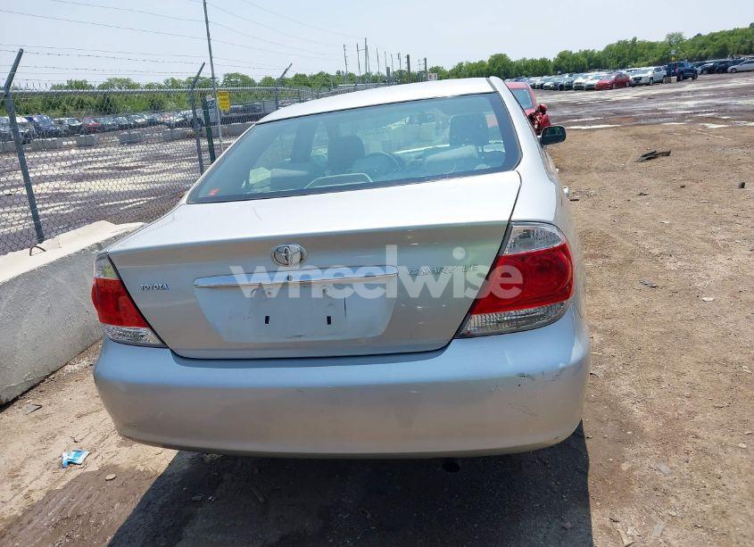 Photo 16 of 2005 Toyota Camry LE (VIN 4T1BE32K35U590944)