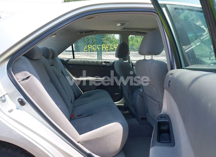 Photo 8 of 2005 Toyota Camry LE (VIN 4T1BE32K35U590944)