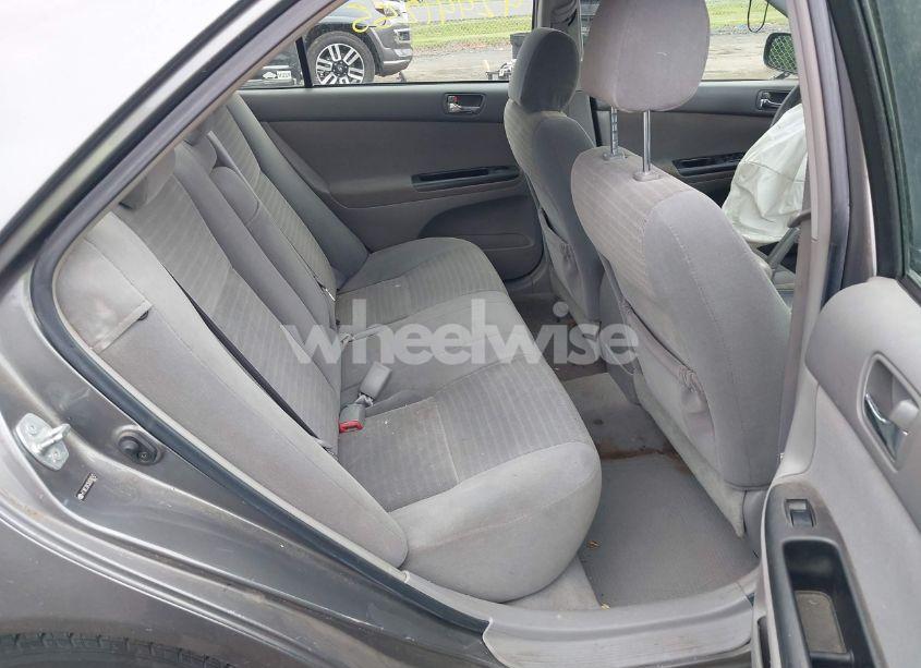 Photo 8 of 2005 Toyota Camry LE (VIN 4T1BE32K35U599742)