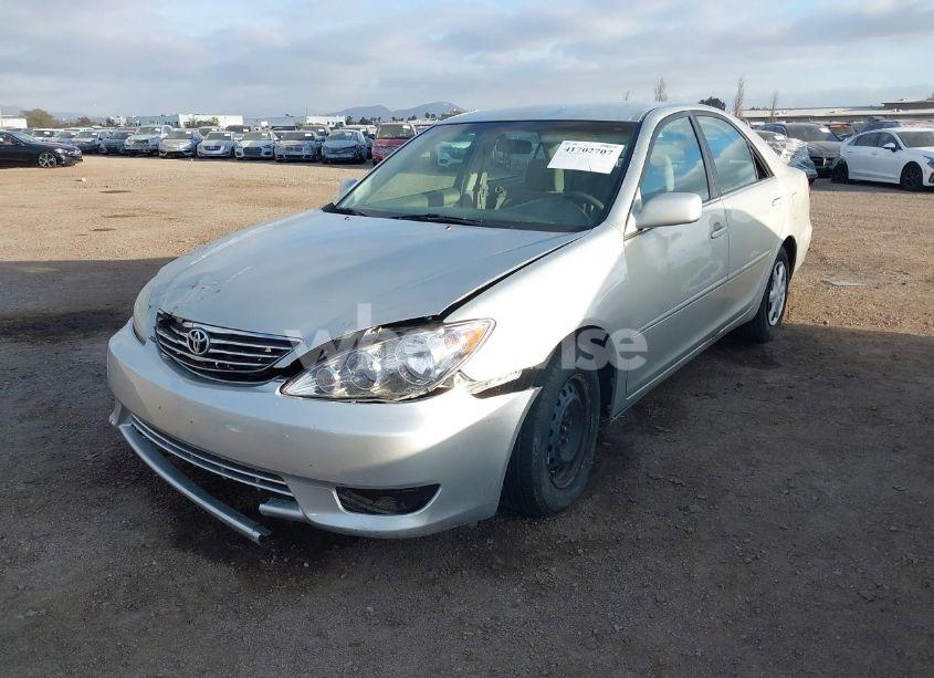 Photo 2 of 2005 Toyota Camry LE (VIN 4T1BE32K35U629371)