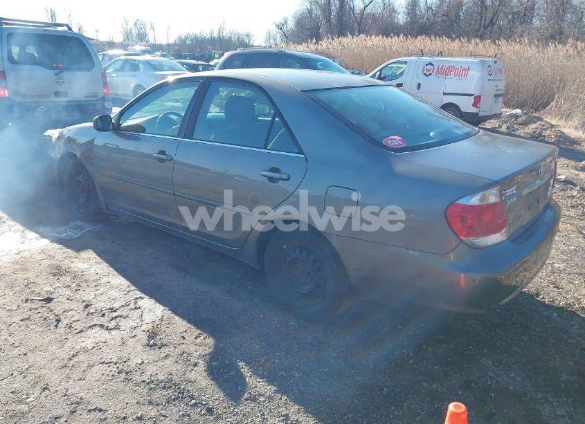 Photo 3 of 2005 Toyota Camry LE (VIN 4T1BE32K35U633002)