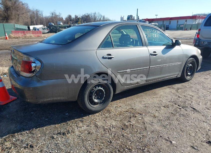 Photo 4 of 2005 Toyota Camry LE (VIN 4T1BE32K35U633002)