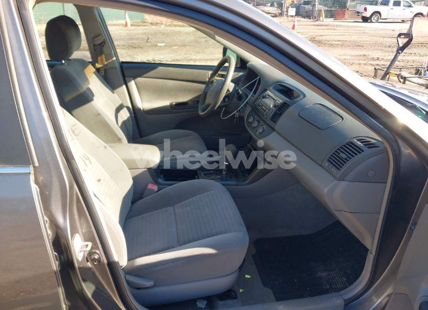 Photo 5 of 2005 Toyota Camry LE (VIN 4T1BE32K35U633002)