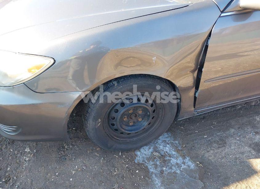 Photo 6 of 2005 Toyota Camry LE (VIN 4T1BE32K35U633002)