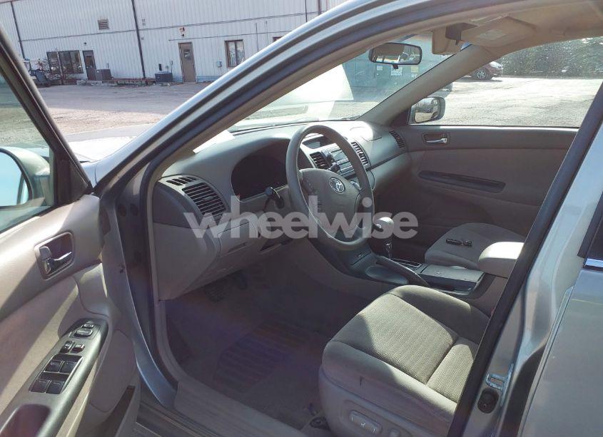 Photo 16 of 2005 Toyota Camry LE (VIN 4T1BE32K35U957552)