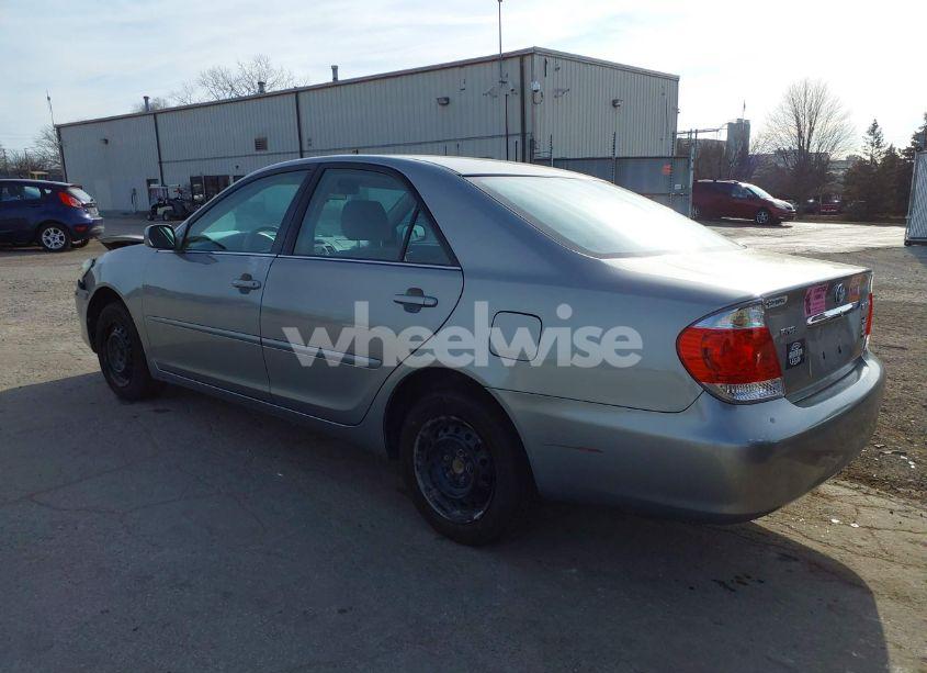 Photo 3 of 2005 Toyota Camry LE (VIN 4T1BE32K35U957552)