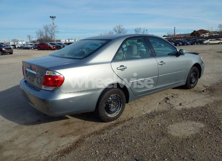 Photo 4 of 2005 Toyota Camry LE (VIN 4T1BE32K35U957552)