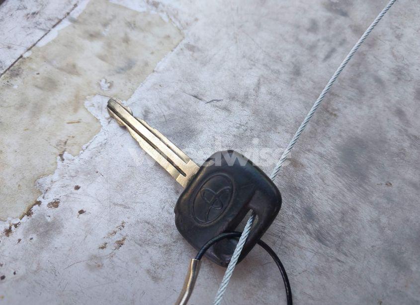 Photo 11 of 2005 Toyota Camry STD (VIN 4T1BE32K35U970060)