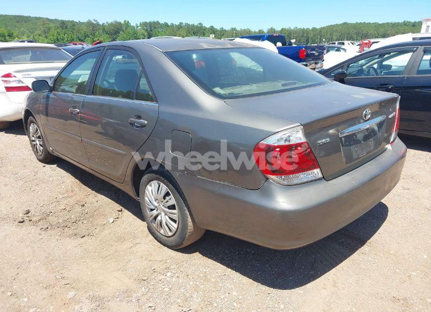 Photo 3 of 2005 Toyota Camry STD (VIN 4T1BE32K35U970060)