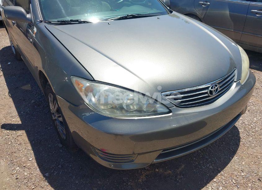 Photo 6 of 2005 Toyota Camry STD (VIN 4T1BE32K35U970060)