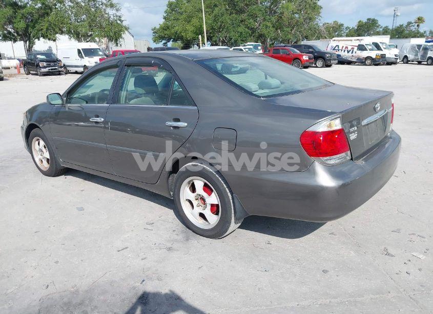 Photo 3 of 2005 Toyota Camry LE (VIN 4T1BE32K35U978160)