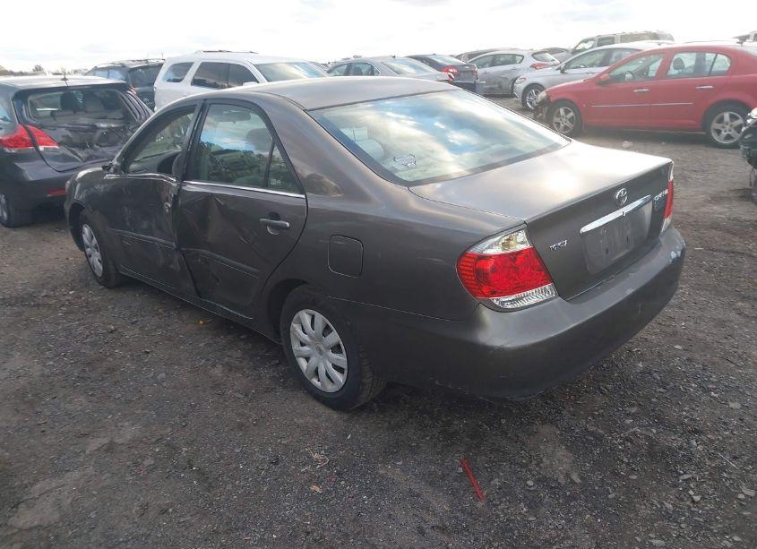 Photo 3 of 2005 Toyota Camry LE (VIN 4T1BE32K35U978367)