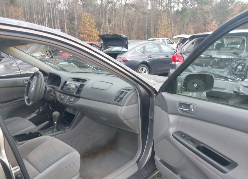 Photo 5 of 2005 Toyota Camry LE (VIN 4T1BE32K35U978367)