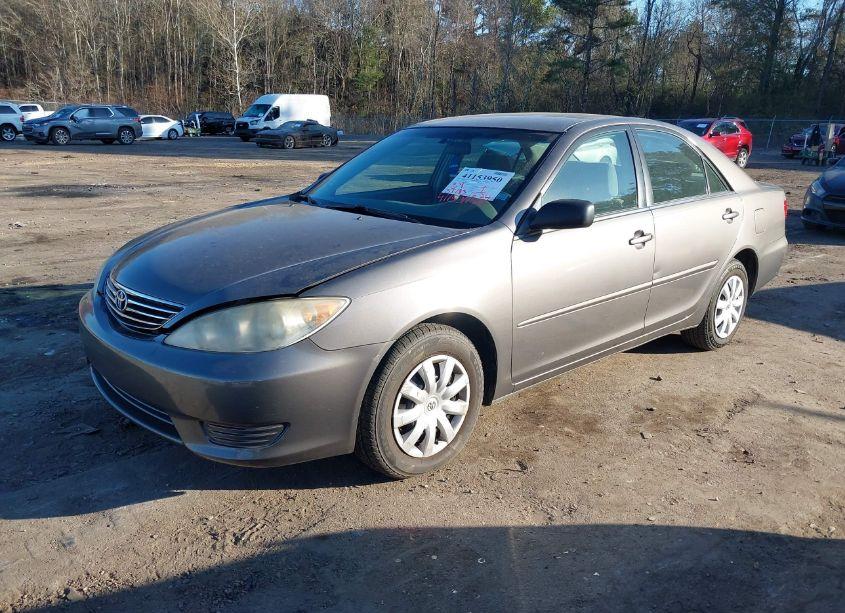 Photo 2 of 2006 Toyota Camry STD (VIN 4T1BE32K36U663991)