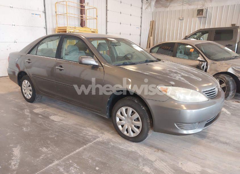 2006 Toyota Camry LE (VIN 4T1BE32K36U693489) main photo