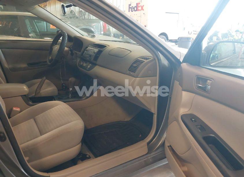 Photo 5 of 2006 Toyota Camry LE (VIN 4T1BE32K36U693489)