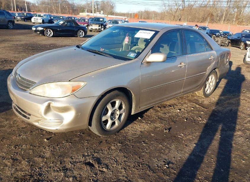 Photo 2 of 2002 Toyota Camry LE (VIN 4T1BE32K42U010208)