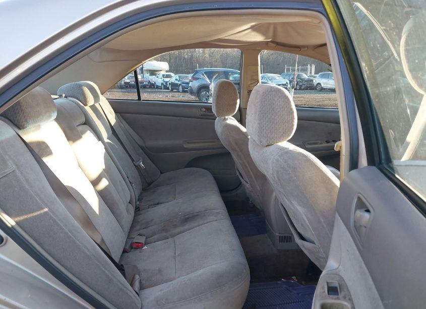 Photo 8 of 2002 Toyota Camry LE (VIN 4T1BE32K42U010208)