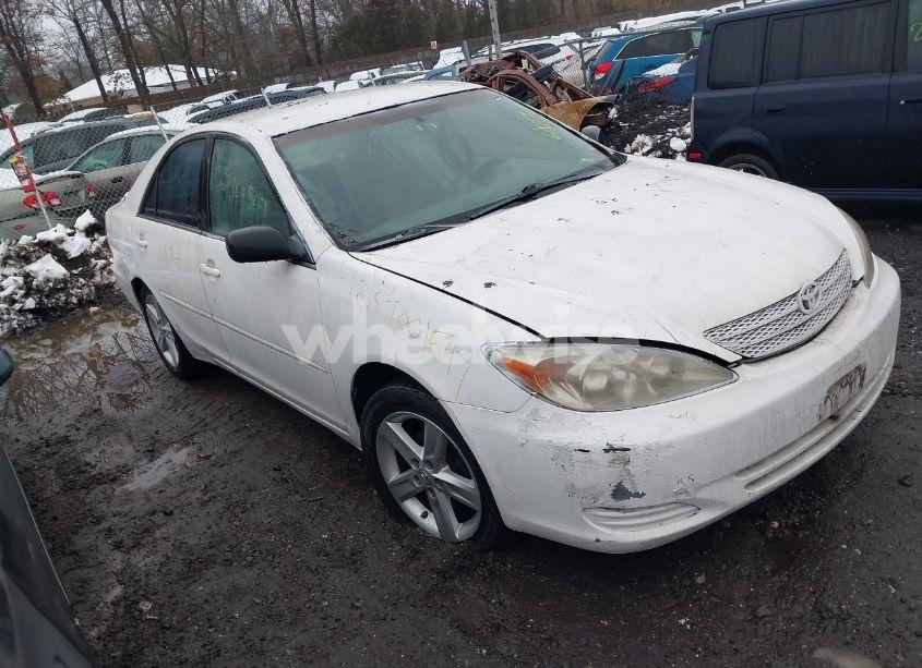 2002 Toyota Camry LE (VIN 4T1BE32K42U017871) main photo